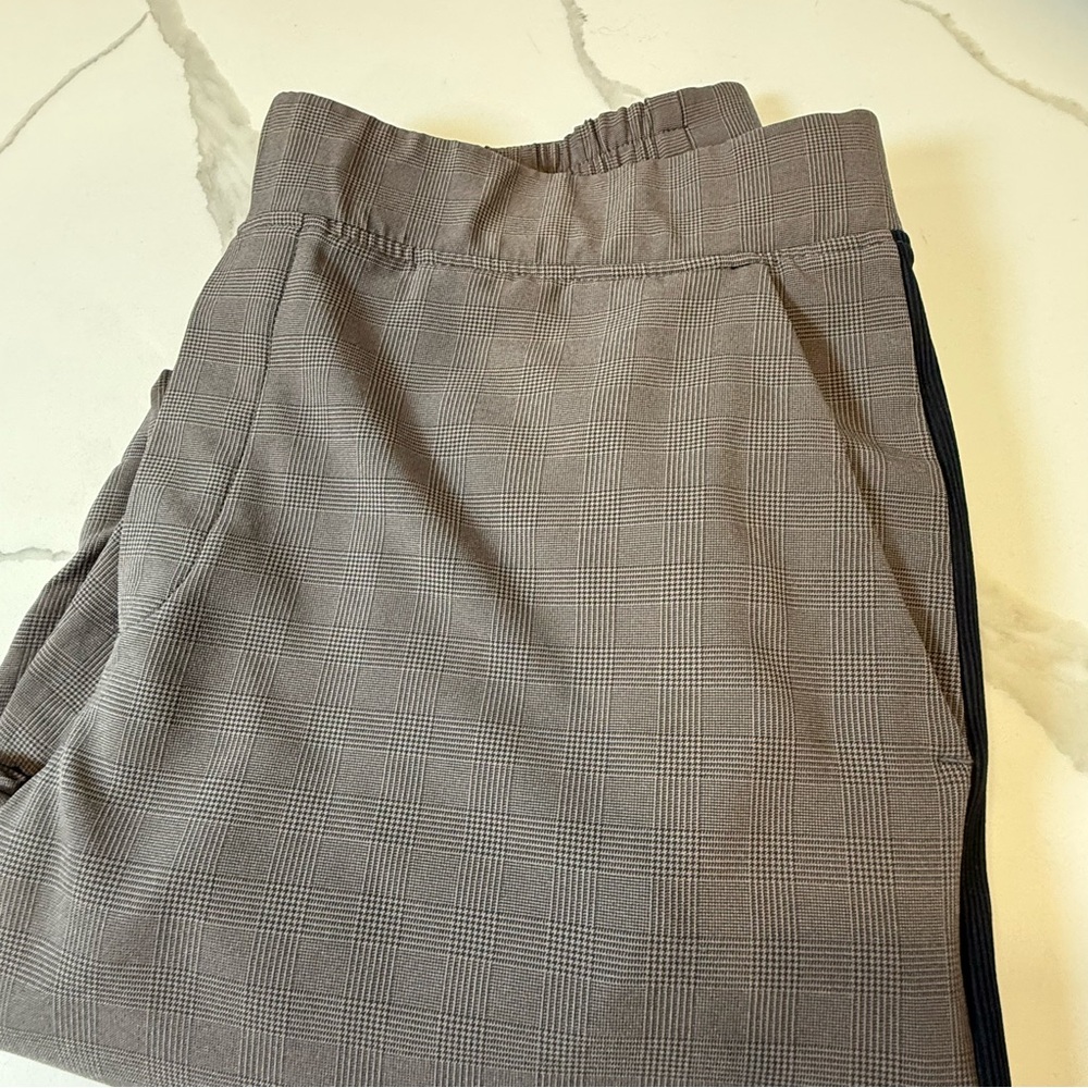 Athleta Women's Brooklyn Ankle
Pant , brown plaid /black Size 14 career - Picture 15 of 16